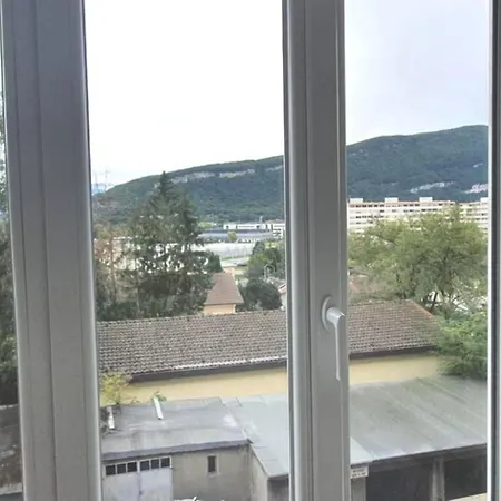 Appartement Geneva Step, Grand Appartement Cosy au pied du tram 17 pour le centre de Genève Ambilly
