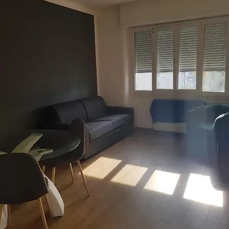 Appartement Geneva Step, Grand Appartement Cosy au pied du tram 17 pour le centre de Genève *