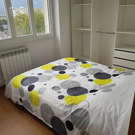 Geneva Step, Grand Appartement Cosy au pied du tram 17 pour le centre de Genève